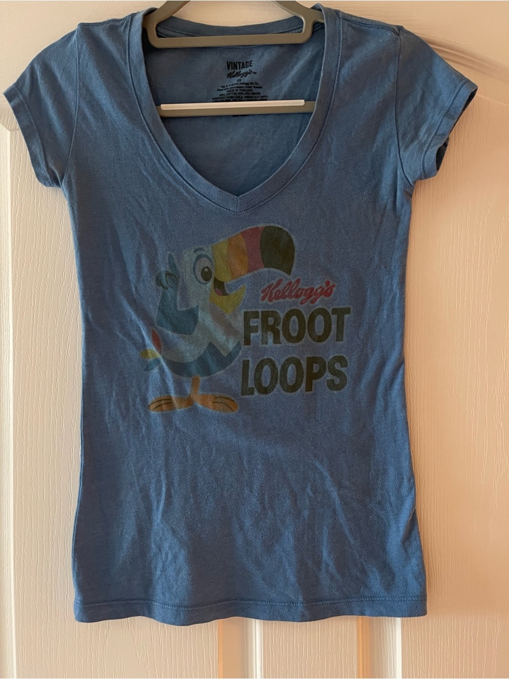 Vintage Froot Loops Blue Graphic V-Neck Tee size XS